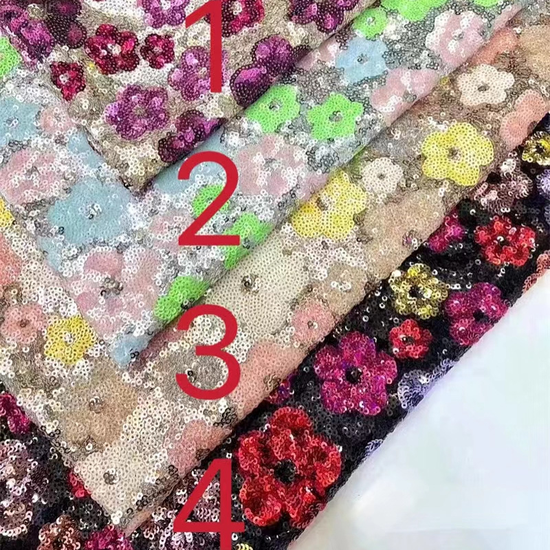 LACE Handizkariak neska eta emakumeentzako jantziak jantzi berriak ezagutarazten ditu